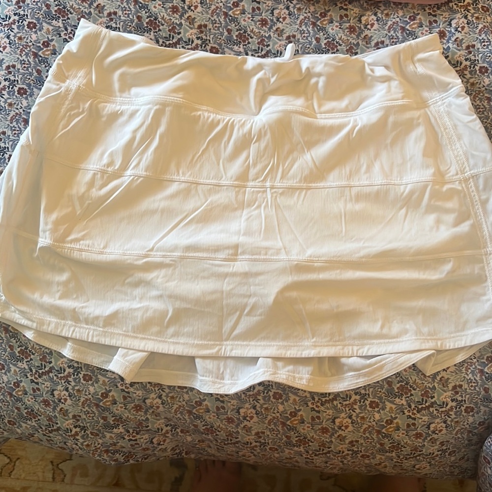 Lululemon pace rival mid rise skirt